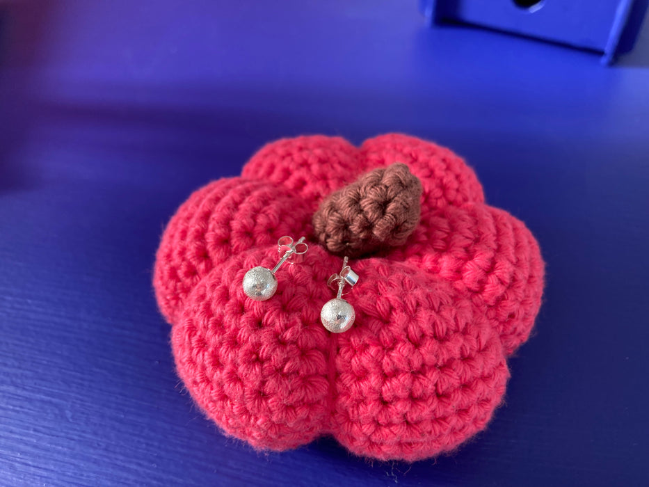 Frosted silver ball stud earrings