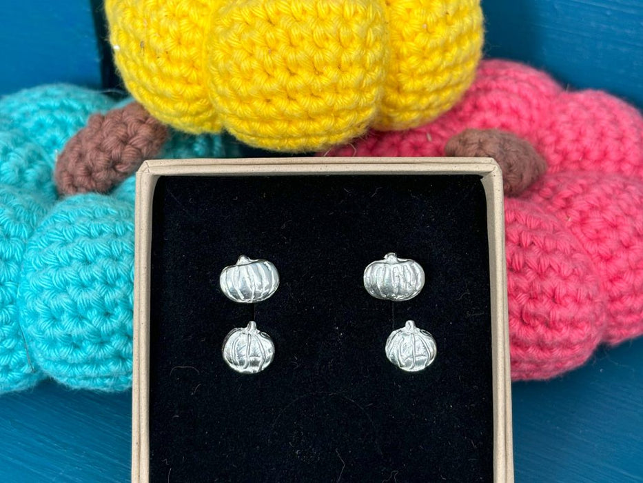 Pumpkin stud earrings