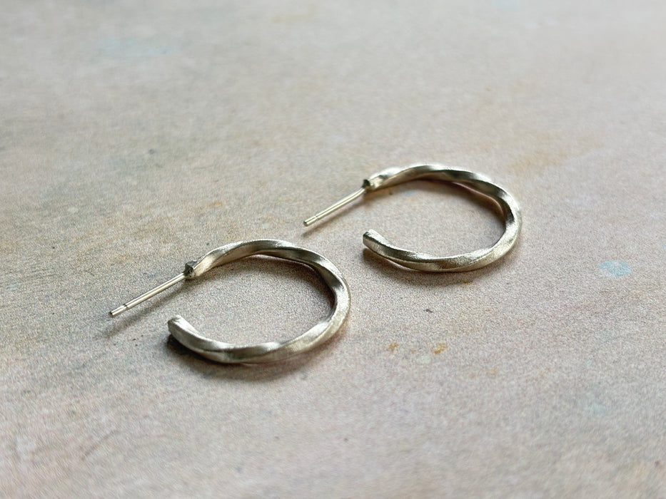 Frosted twisted wire earrings
