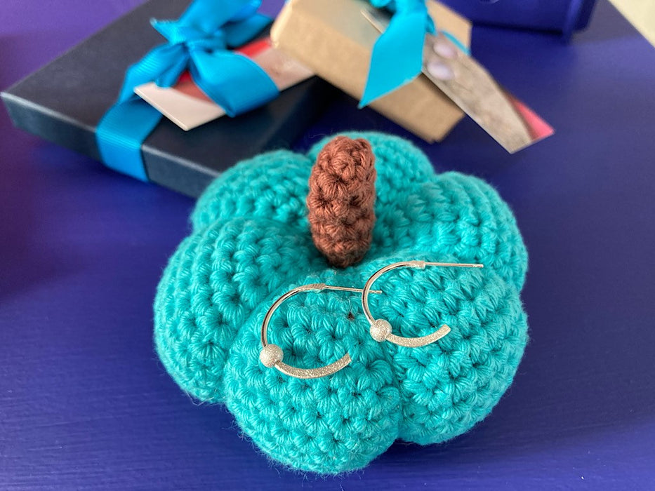 Frosted bead hoop earrings