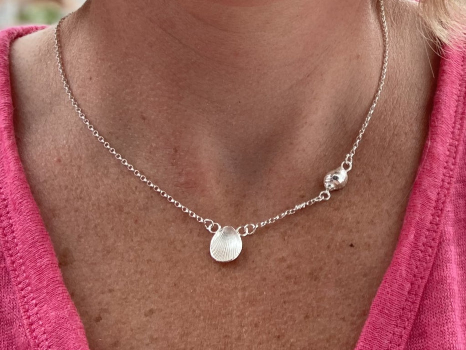 Short Shell Necklace