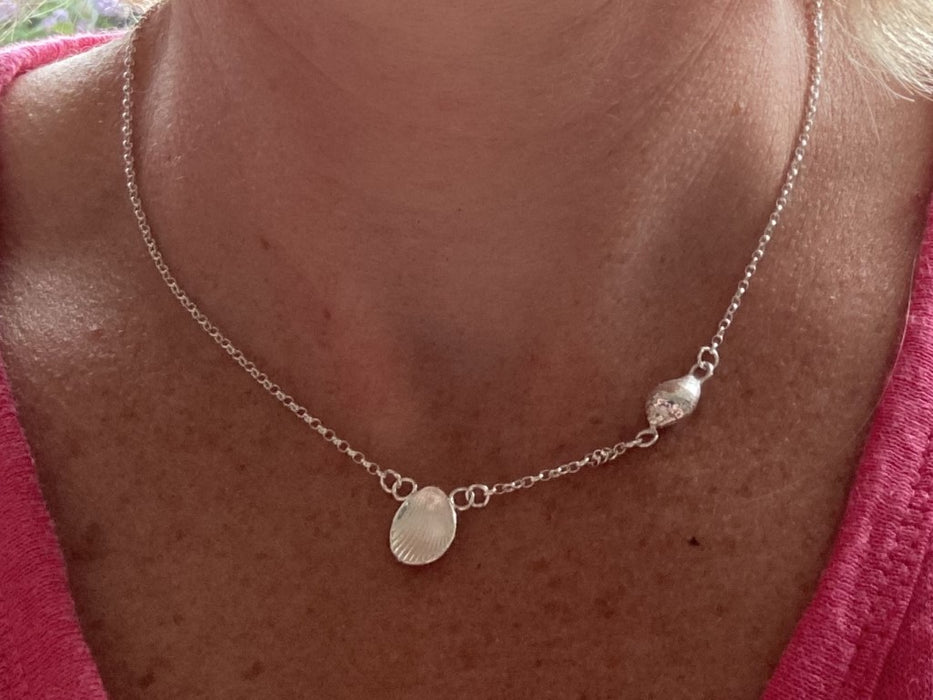 Short Shell Necklace
