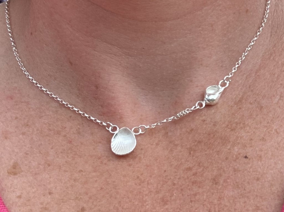 Short Shell Necklace