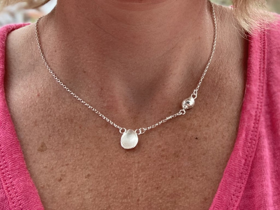 Short Shell Necklace