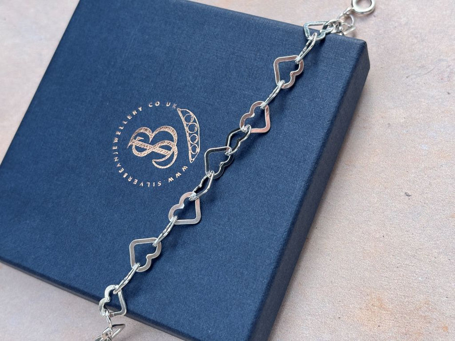 Heart link bracelet